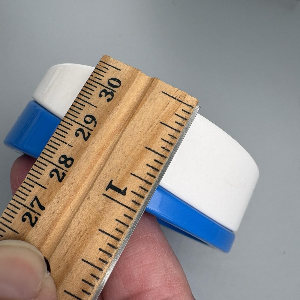 Vintage Two Tone Lucite Bangle Blue and White Retro Coastal American MCM 8" - Picture 8 of 10